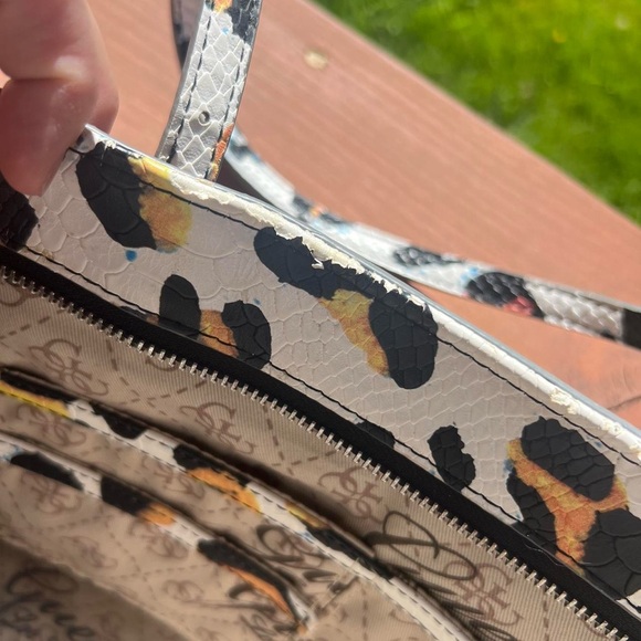 Guess Delaney Tote Purse White Leopard Print - Picture 3 of 8